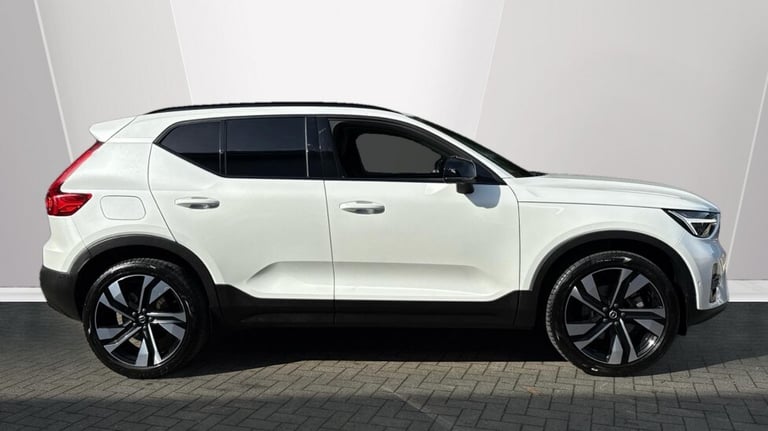 2025 Volvo XC40 Ultra, B4 Mild hybrid, Petrol, Dark Estate Petrol Automatic