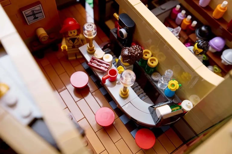 NEW SEALED LEGO ICONS TUDOR CORNER MINIATURE HOUSE SET 10350