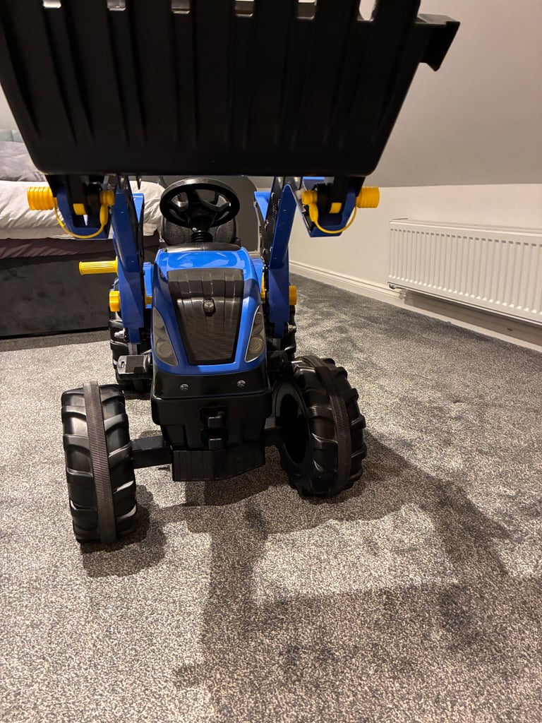 Ride on New Holland T7 Tractor