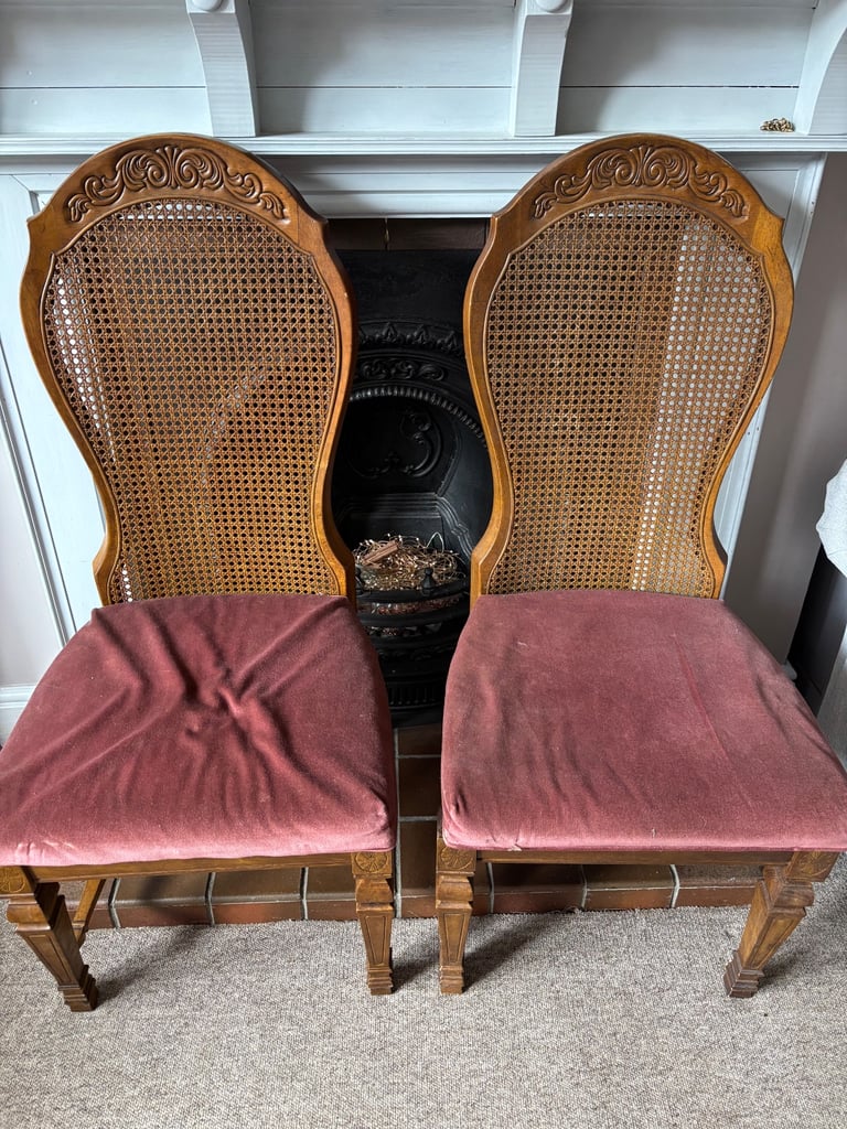 Gorgeous French Style Oak Dining Table & Chairs