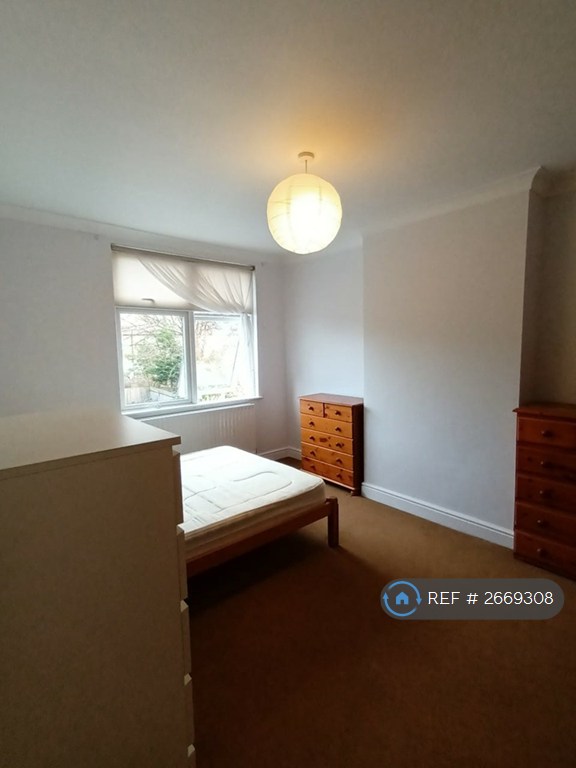 4 bedroom house in Clive Road, London, SW19 (4 bed) (#2669308)