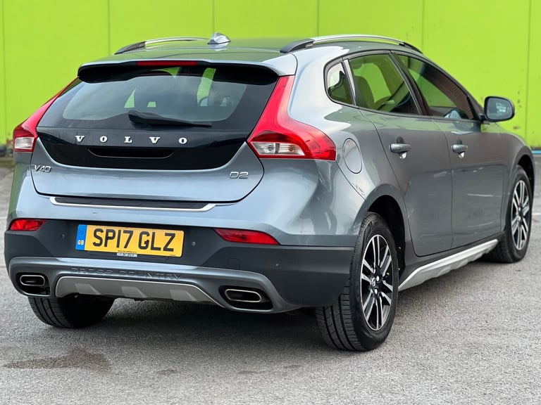 2017 Volvo V40 D2 [120] Cross Country Nav Plus 5dr HATCHBACK Diesel Manual