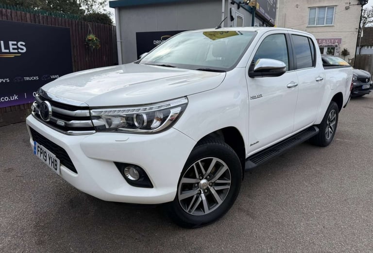 2019 Toyota Hilux 2.4 HI-Luxury Invincible D-4D 4WD Double Cab 4WD 5dr Pickup Diesel Manual