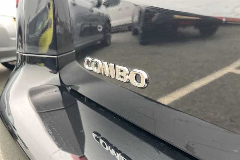 2022 Vauxhall Combo Life 1.5 Turbo D Edition 5dr MPV DIESEL Manual