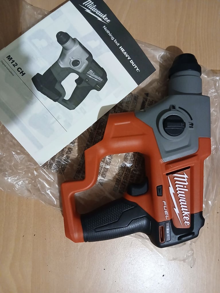 Milwaukee m12ch fuel sds hammer drill