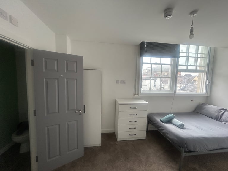 En-suite double room to rent 