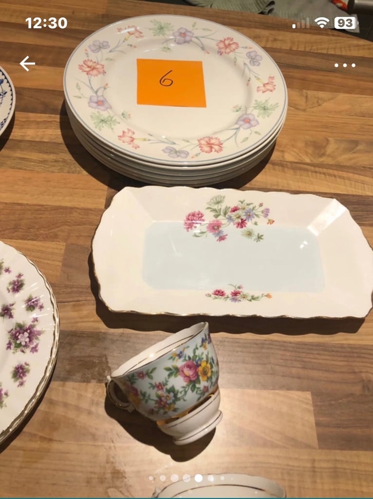 36 Pieces of Bone China Tableware