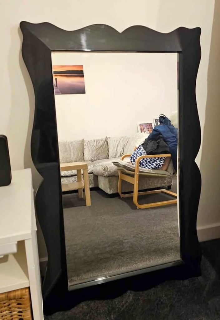 image for Black mirror 
