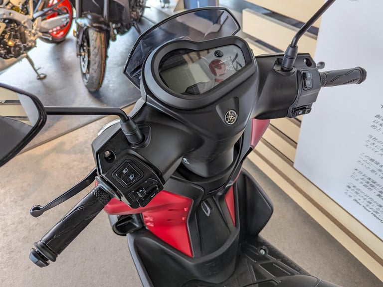 NEW Yamaha RayZR 125 Learner Legal Scooter. (Red) JUST £2,500 (No Admin Fees)