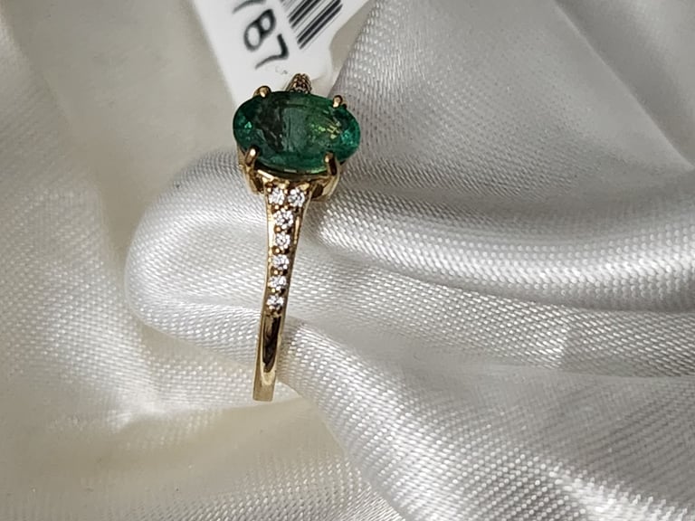9ct Size K yellow Gold Emerald Ring 1.00ct Brand new 