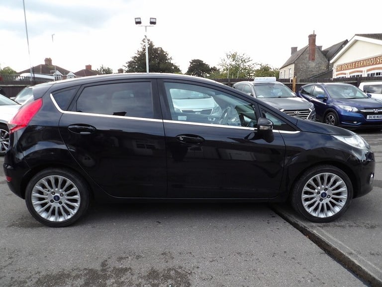 2012 Ford Fiesta Titanium Hatchback Petrol Manual