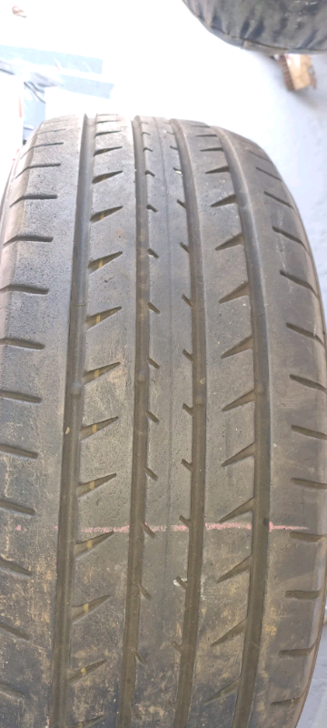 Toyo R37 225 55 R18 98H tyre.