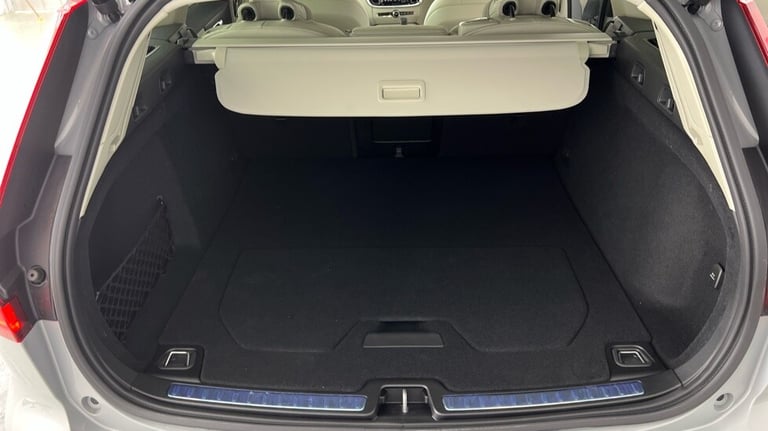 2025 Volvo V60 Plus, B4 Mild hybrid, Petrol, Dark Estate Petrol Automatic
