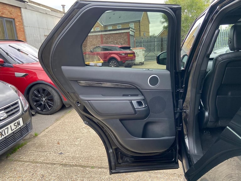 2019 Land Rover Discovery 3.0 SD V6 HSE Auto 4WD Euro 6 (s/s) 5dr ESTATE Diesel Automatic