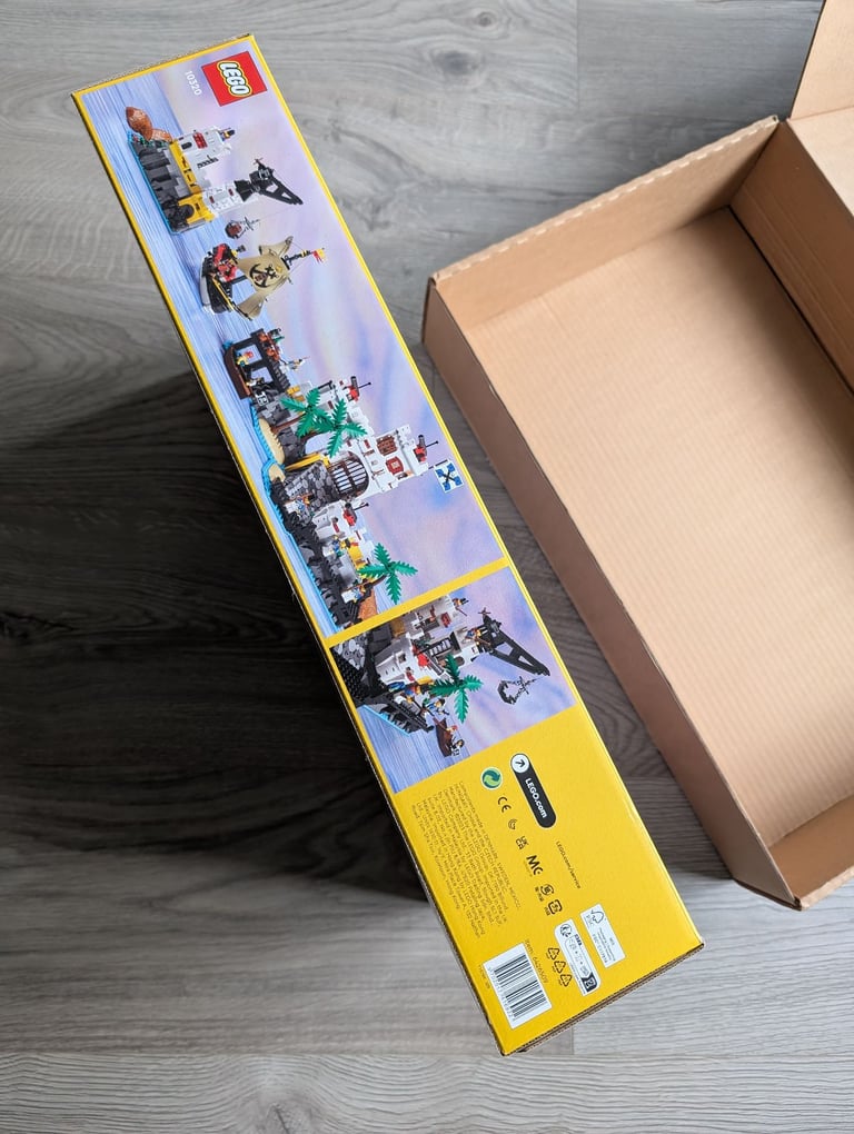 LEGO 10320 Eldorado Fortress at RRP 