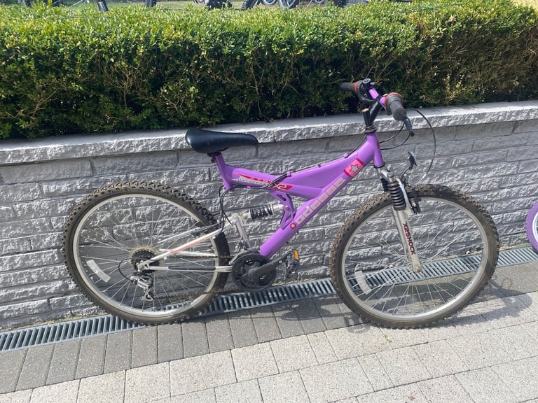 Lady’s full suspension mountain bike 