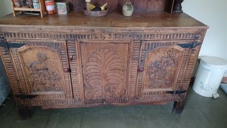 Dresser