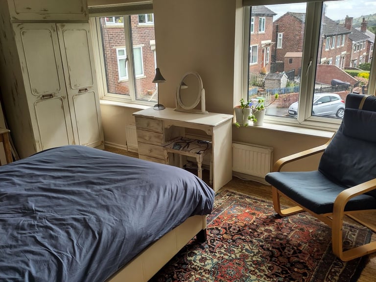 Spacious double room in quiet, newly renovated home