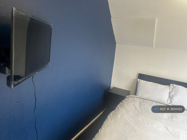 4 bedroom flat in Beech Avenue, New Basford, Nottingham, NG7 (4 bed) (#2651093)