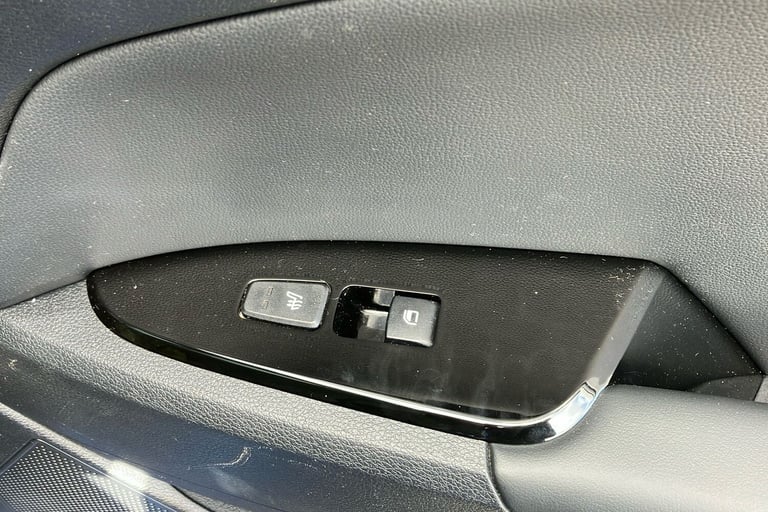  Kia Sportage 1.6 H T Gdi 4 Suv 5dr Petrol Hybrid Auto Euro 6 s/s 226 Bhp