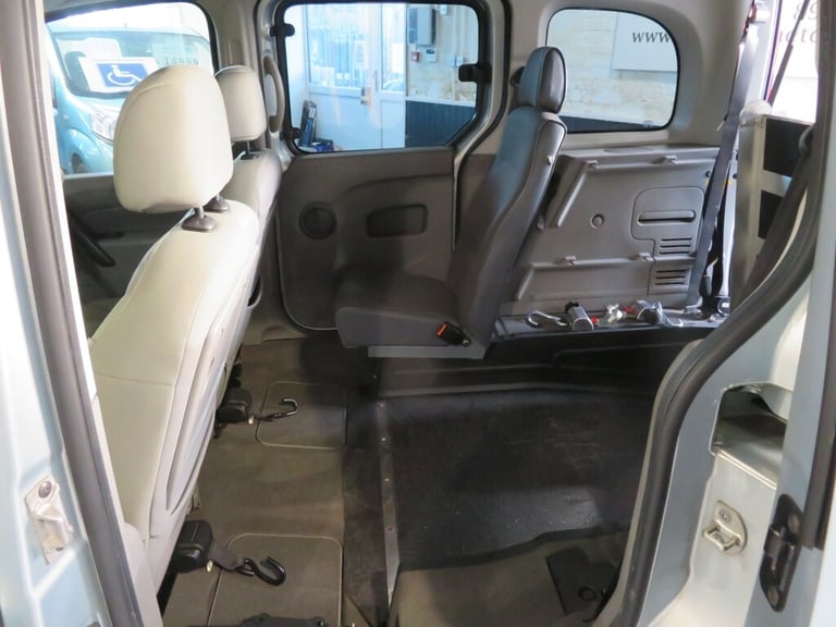 2011 Renault Kangoo AUTOMATIC WHEELCHAIR CAR DISABLED ACCESS VEHICLE MOBILITY MPV Petrol Automatic