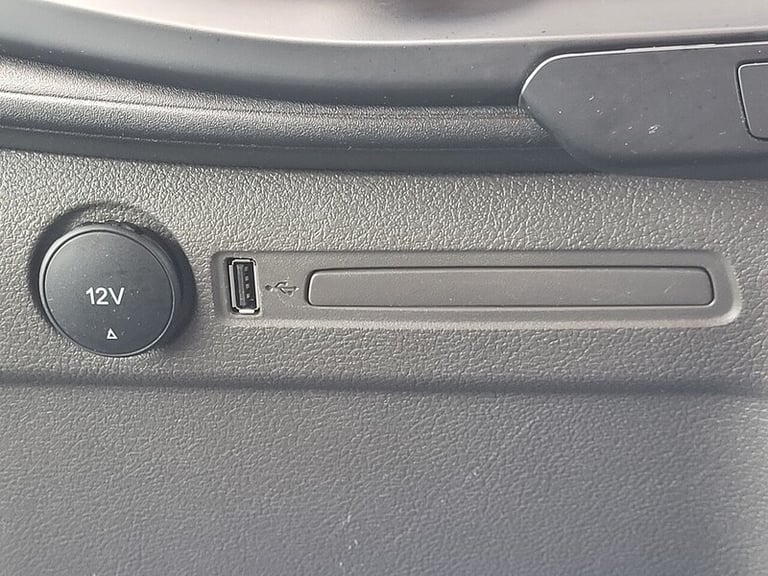 2022 Ford Transit 350 EcoBlue Leader Luton TDCI 130ps 4.1m with Air Con, Tail Lift &amp; 1 Owner ...