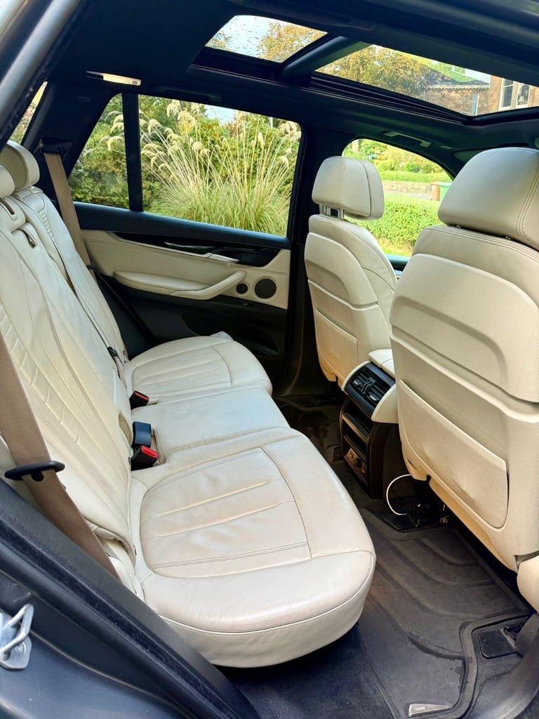 BMW X5 M50D 2017 7 Seats 3.0L Diesel,FSH,Pan Roof,HUD,Reverse Camera,M Performance Kit,Apple CarPlay