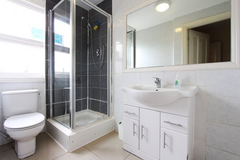 🌿 Spacious Double room -Kilburn High Road | All bills including ❗️