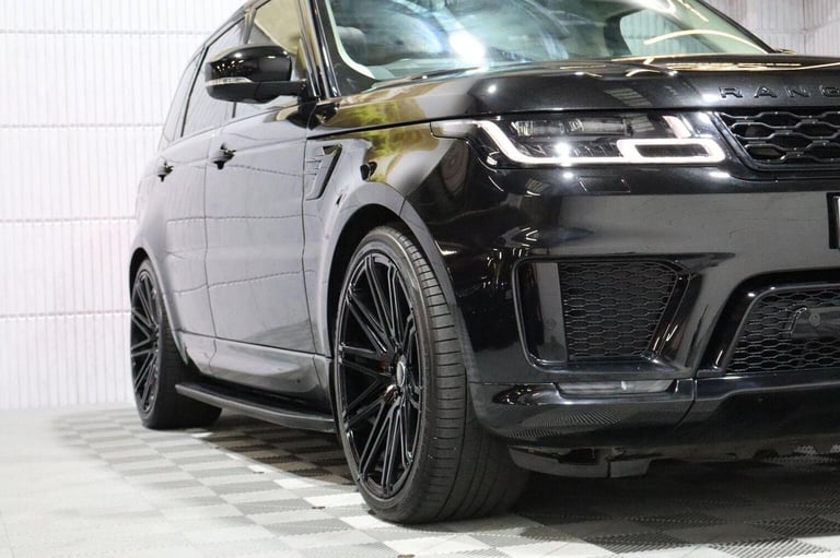LAND ROVER RANGE ROVER SPORT 3.0 D300 MHEV HSE Silver Auto 4WD Euro 6 (s/s) 5dr