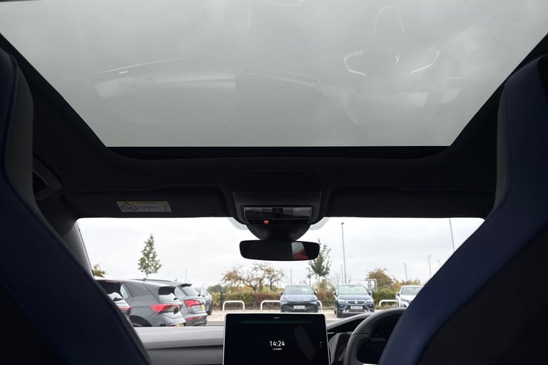 2025 Volkswagen Golf 1.5 TSI 272 GTE eHybrid 5dr DSG **PAN ROOF, HEADS UP** Hatchback PETROL/ELEC...