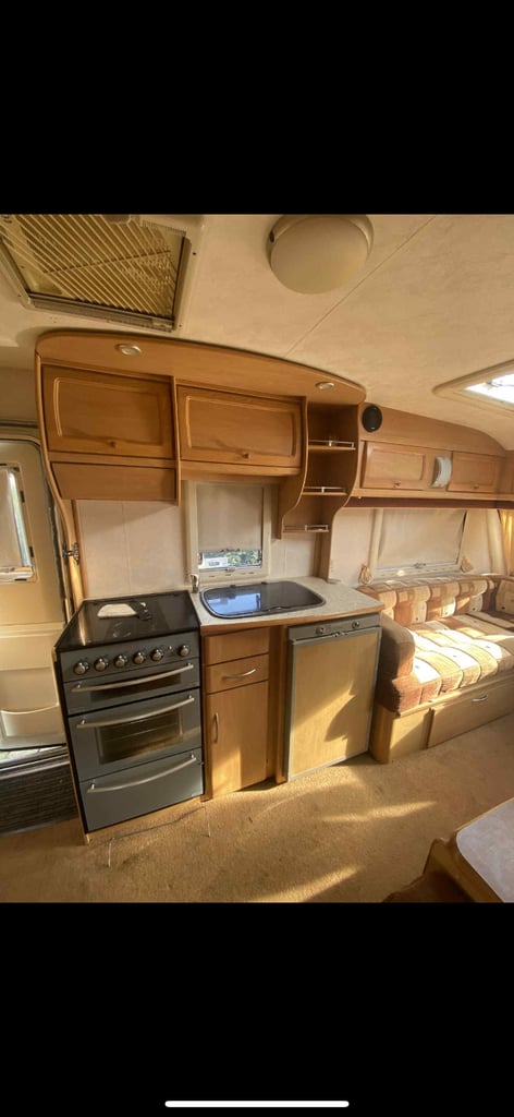 2005 coachman vip 520/4