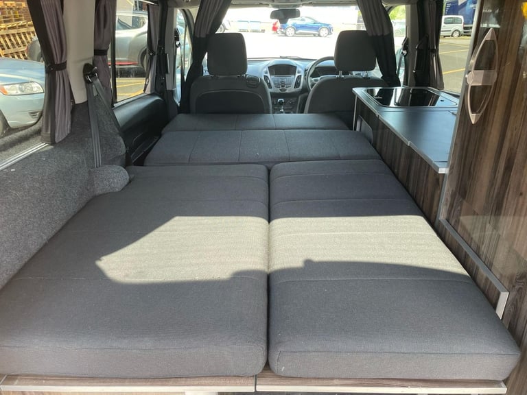 Ford TOURNEO CONNECT GRD ZETEC