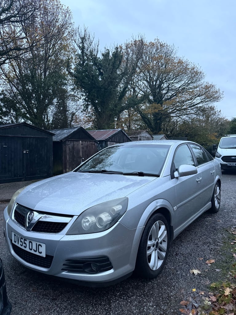 Vauxhall, VECTRA, Hatchback, 2005, Manual, 1910 (cc), 5 doors