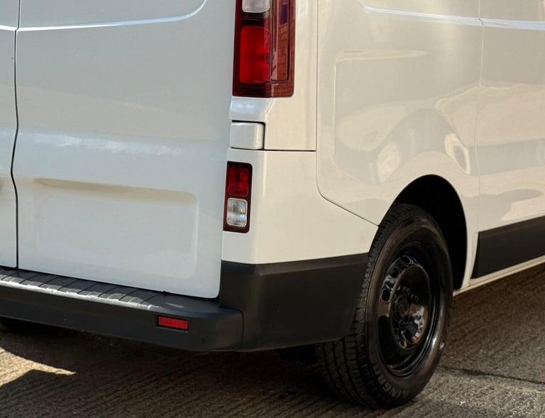 2019 Renault Trafic 1.6 dCi 27 Business+ SWB Standard Roof Euro 6 5dr Diesel