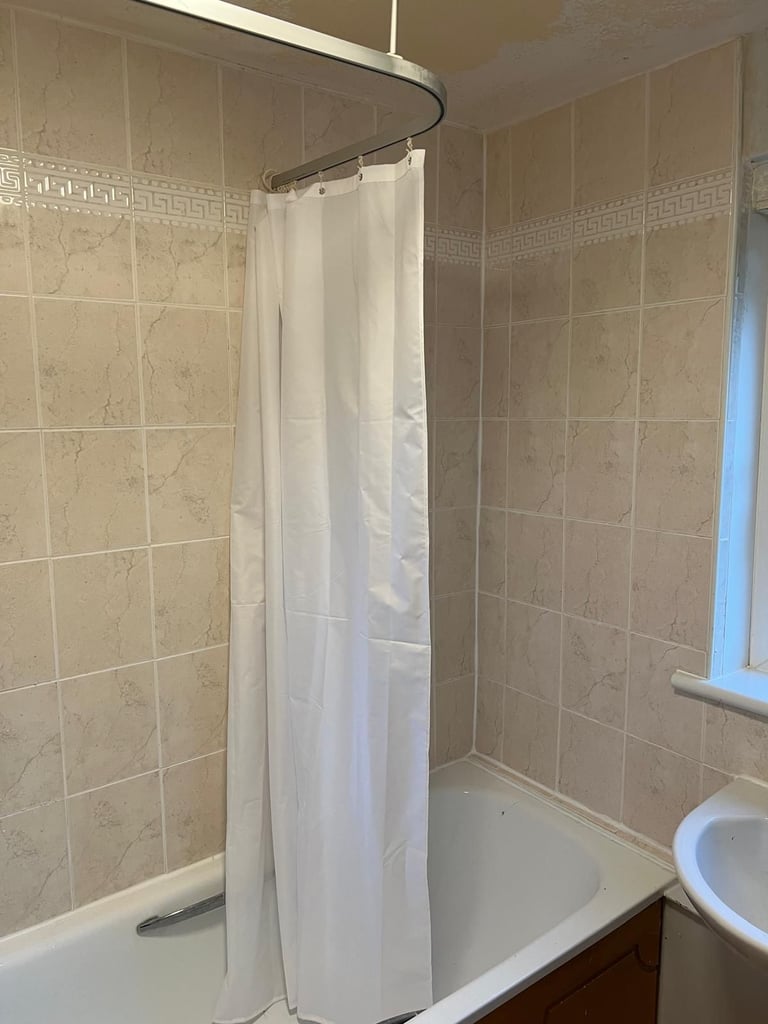 Double Bedroom available in Clermiston