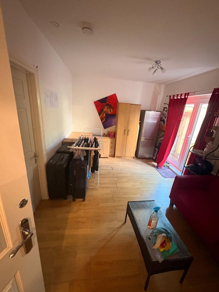 1 En-suite double bedroom. 