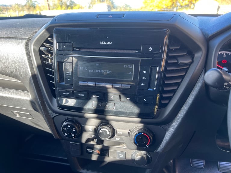 ISUZU D-MAX 1.9 TD 164PS UTILITY MANUAL 4WD 4X4 D/CAB PICKUP 71 REG 59,600 MILES