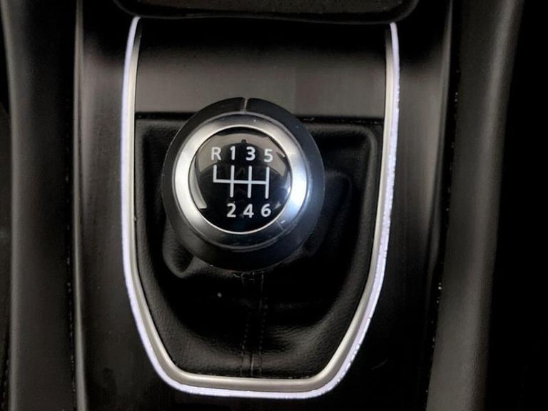 2022 Nissan Qashqai 1.3 DIG-T MHEV N-Connecta Euro 6 (s/s) 5dr Manual SUV Hybrid Manual