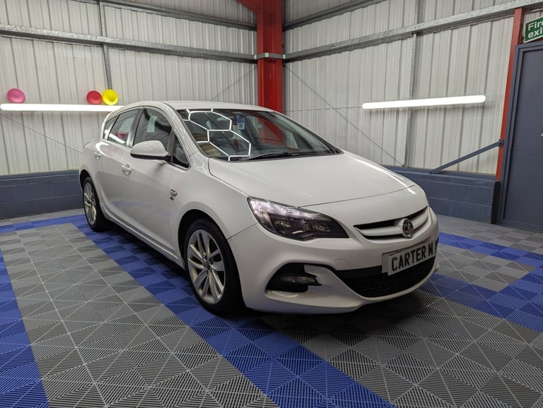 image for 2015 Vauxhall Astra 1.6i 16V Tech Line GT 5dr HATCHBACK Petrol Manual