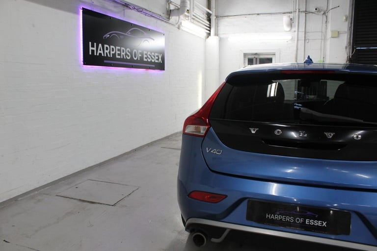 2016 Volvo V40 1.5 T2 R-Design Pro Auto Euro 6 (s/s) 5dr HATCHBACK Petrol Automatic