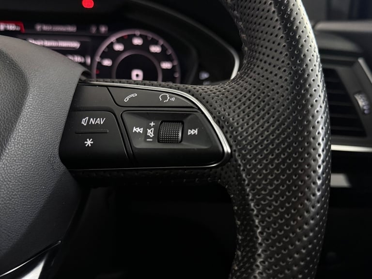  Audi Q5 2.0 TDI 40 Black Edition S Tronic quattro Euro 6 (s/s) 5dr Diesel Automatic