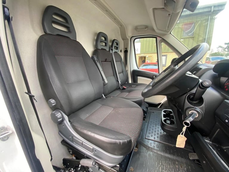 2017 Peugeot Boxer 2.0 BlueHDi 335 Professional L3 H2 Euro 6 5dr PANEL VAN Diesel Manual