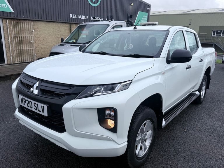 2020 Mitsubishi L200 2.2 DI-D DC 4Life Pickup Double Cab 4dr Diesel Manual 4WD Euro 6 (s/s) (150 ...