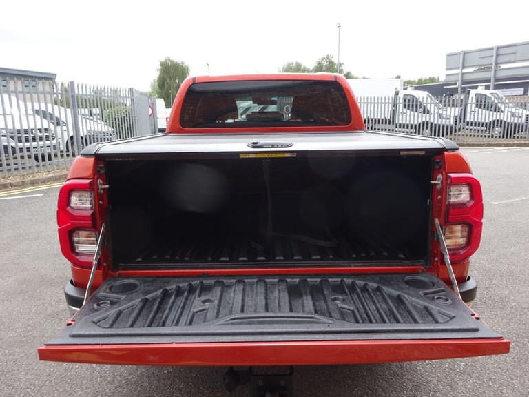 2021 Toyota Hilux 2.8 D-4D Invincible Auto 4WD Euro 6 (s/s) 4dr PICK UP Diesel Automatic