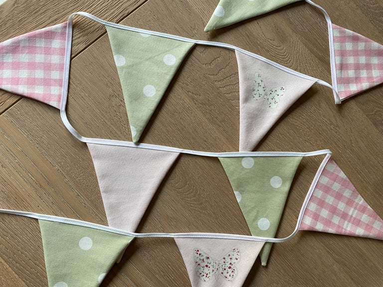 Bella Butterfly bunting