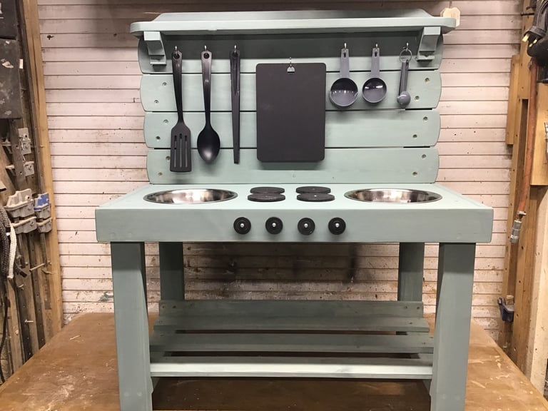 image for Kiddies mud kitchen 