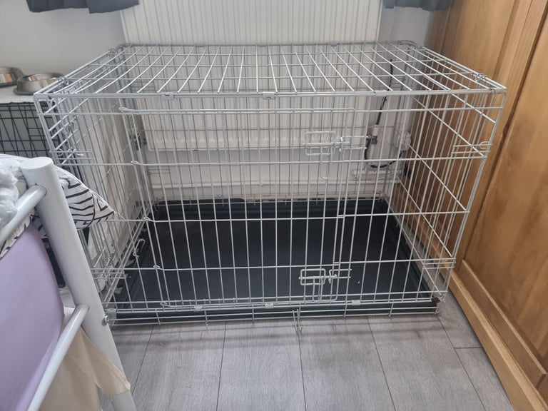 Medium double door folding dog crate gray.