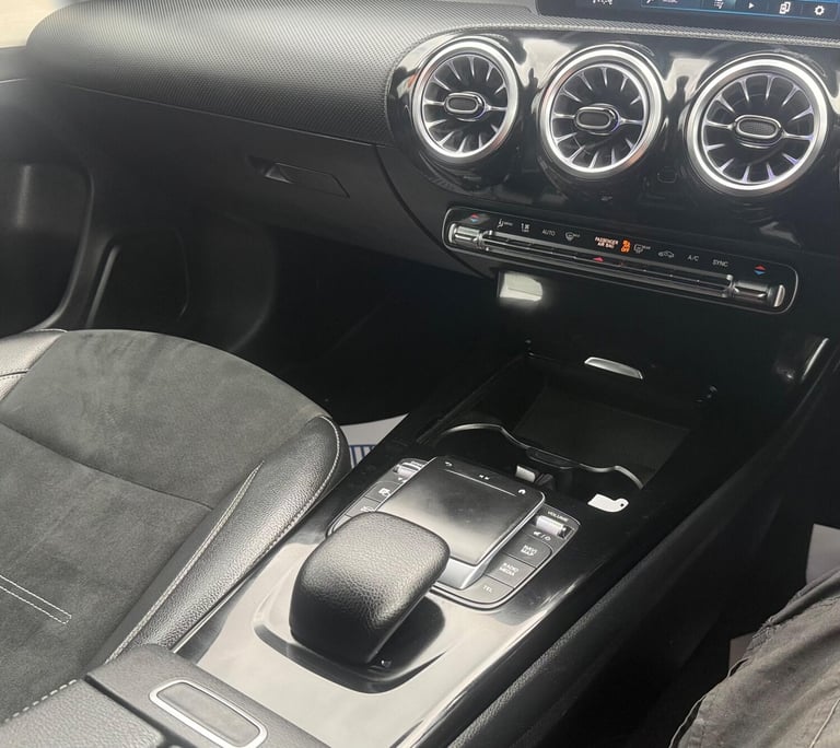 2022 Mercedes-Benz A-Class 1.3 A200 AMG Line Edition (Executive) 7G-DCT Euro 6 (s/s) 5dr HATCHBAC...