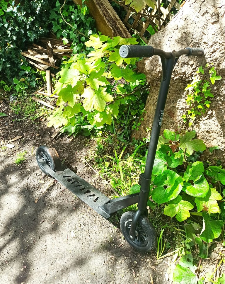 Madd Gear XT Scooter .+ Razor Scooter