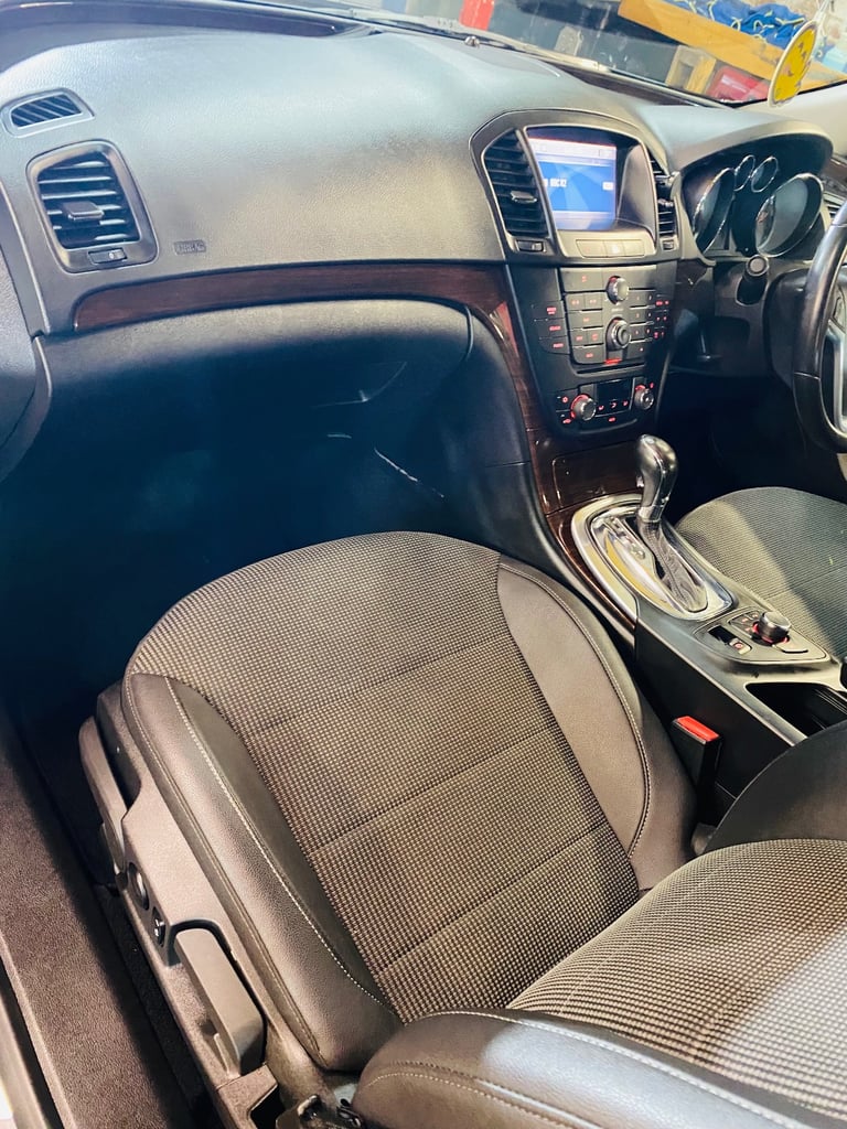 Vauxhall, INSIGNIA, Hatchback, 2011, Other, 1956 (cc), 5 doors